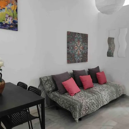 Apartment Puente Triana *